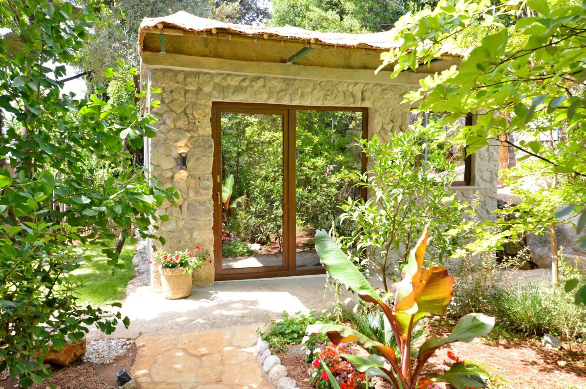 Apartma Ginko House
